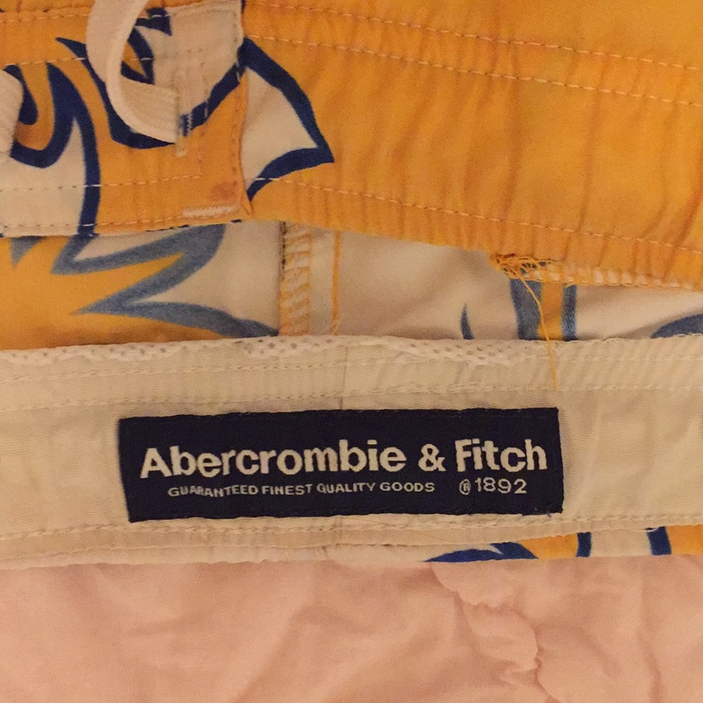 Abercrombie and Fitch Hawaiian board shorts - Picture 3 of 6